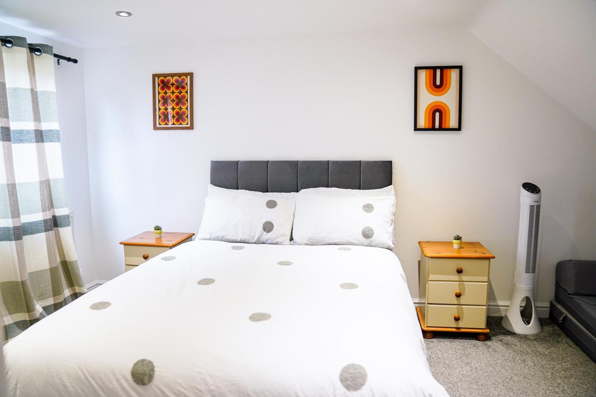 Awesome For Business Contractors And Suitable For Families With Free Parking 14mins From Nec Holiday home Coventry